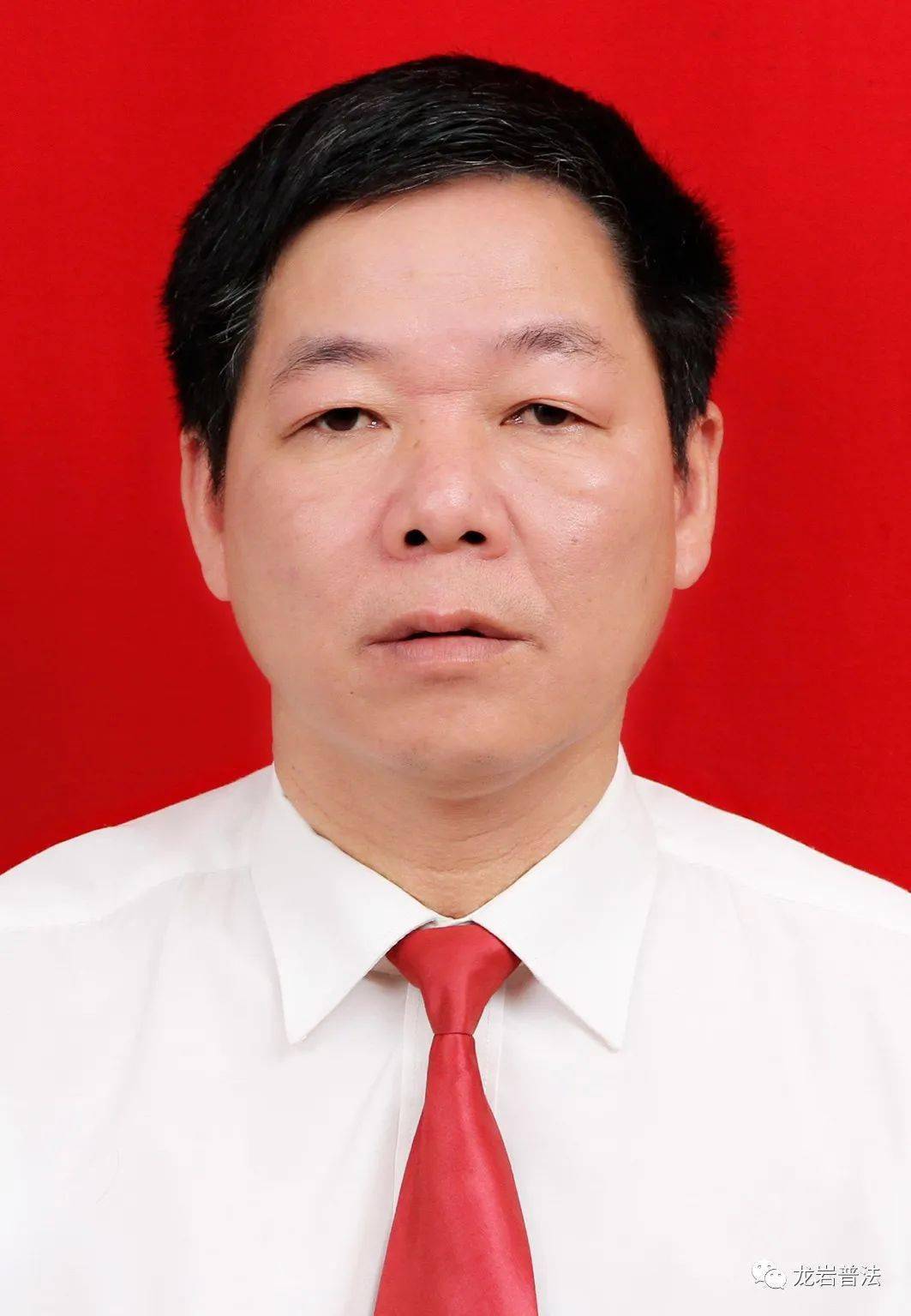 政法干警先进事迹67刘发添扎身基层情系调解志做群众满意的贴心人