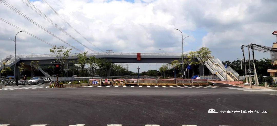 66米)△炭步就在眼前红棉大道南接西二环,道路规划断面为60米(部分