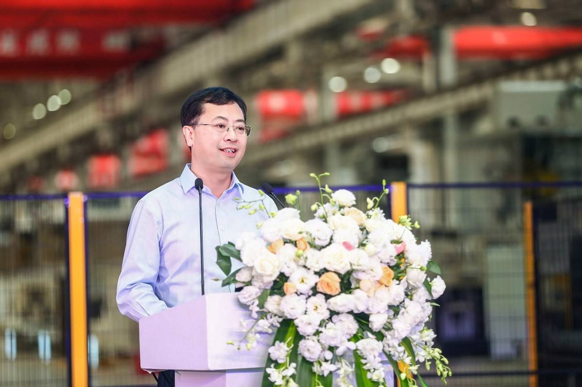 华为|三一重工携手中国电信、华为点亮装备制造业首个5G全连接工厂