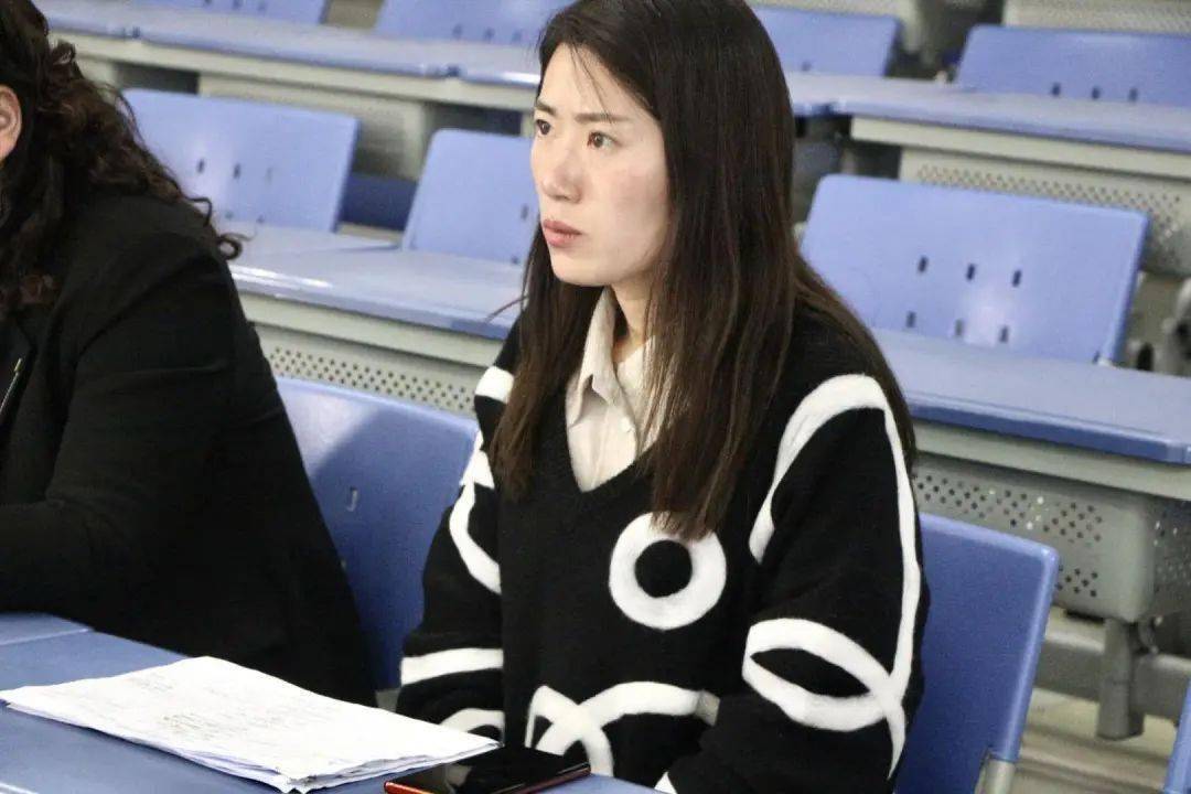 同时也是一名高校教育工作者,刘玉杰老师不仅在学习上严格要求学生