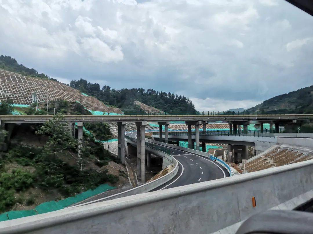 9进9出今天杭瑞高速铜仁西互通正式开通