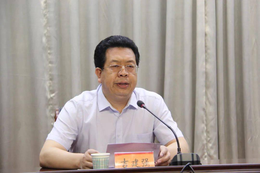 市教育局创建全国文明城市工作推进会召开