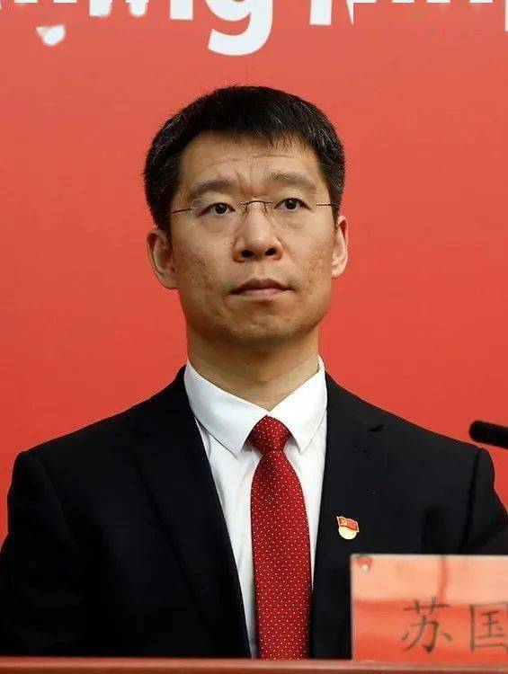 苏国斌回答:记者提问:经开区作为高端产业片区的主要承载地,如何服务