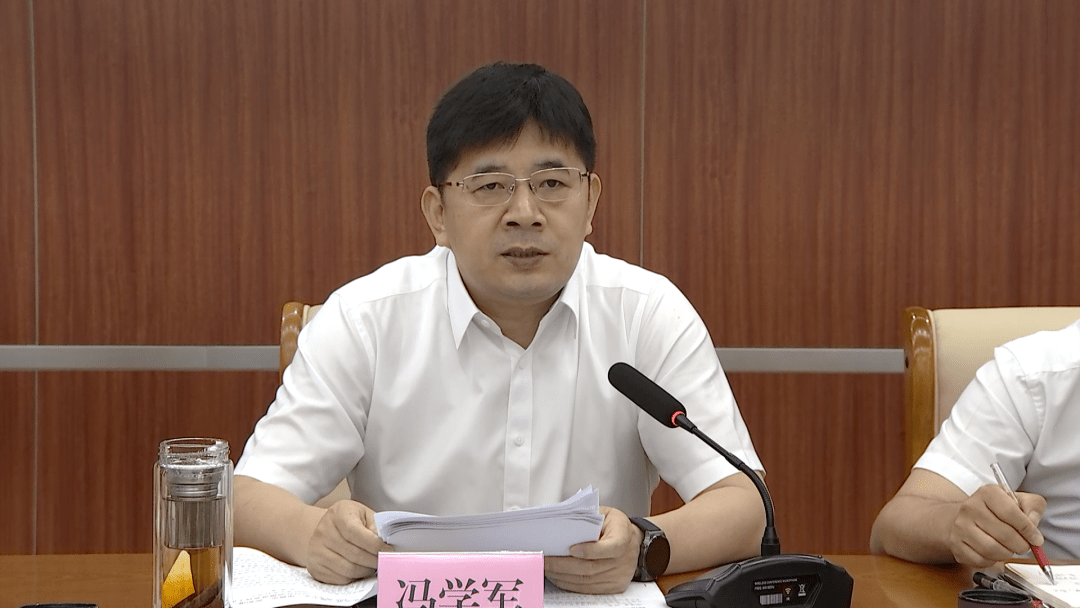 冯学军指出,"铸平安,保稳定,促和谐,迎接建党100周年"百日行动开展