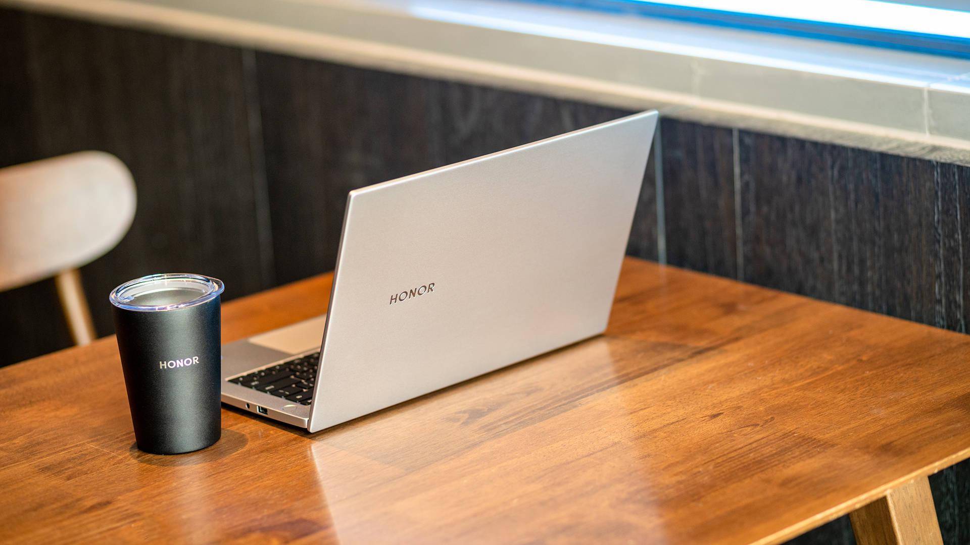 年轻人的职场利器荣耀magicbookx14图赏