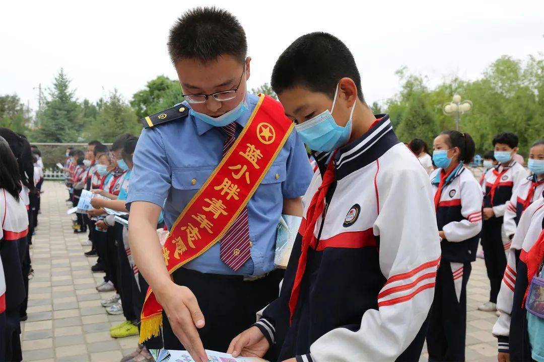 愛路護路嘉峪關車務段開展珍愛生命愛路護路共創平安鐵路宣傳活動