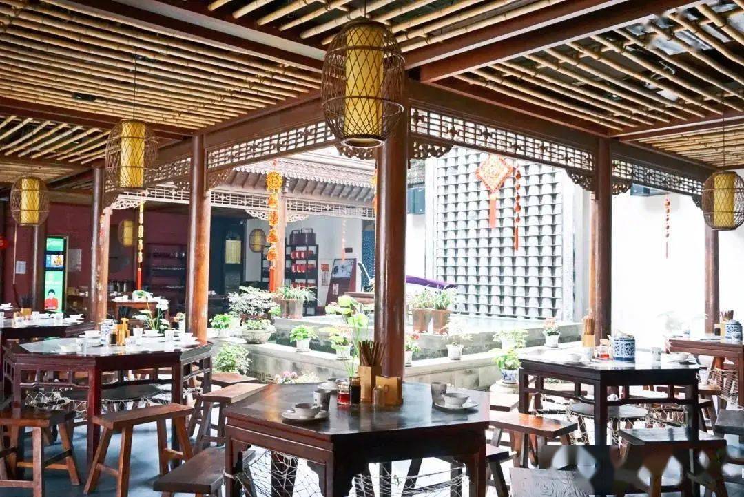 美称的永和园酒楼它的前身可追溯到清末的"清心居"茶馆干丝切得能穿针