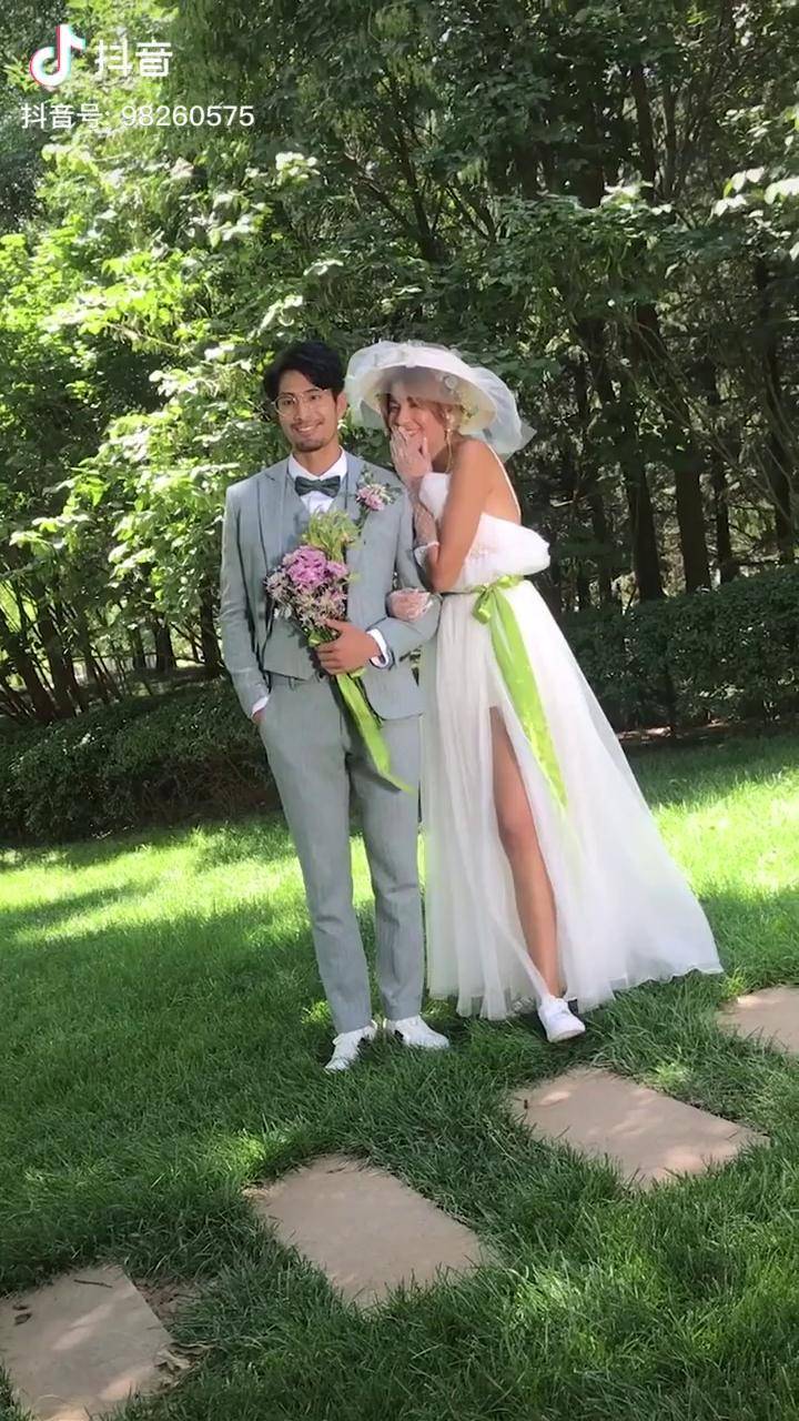 戴眼镜的大叔aaben 了解一下?