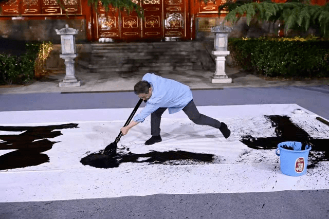 曾翔"吼书"吼进北京卫视,中书协表示支持!_中国