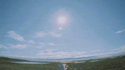 在北极圈及其以北地区出现极昼现象而且纬度越高白昼时间越长从而白昼