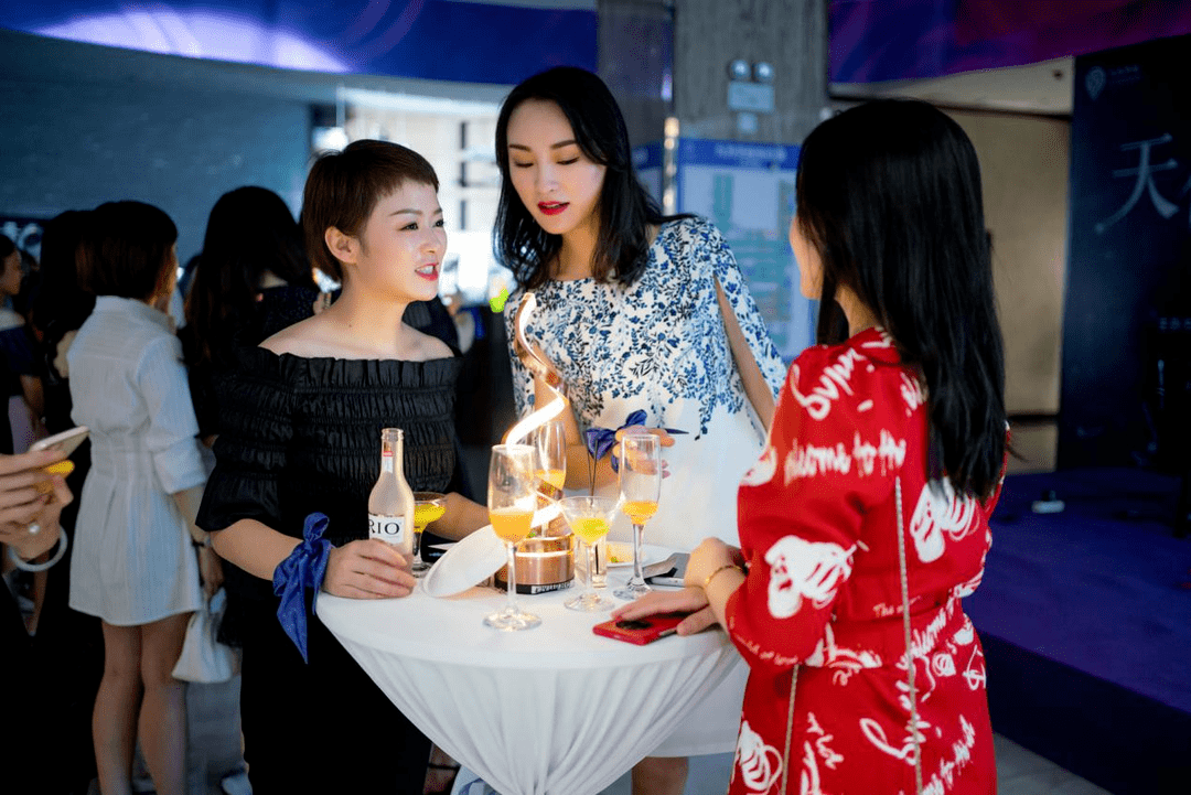 天使释fun魅丽至尚as天使汇女性社交平台主题发布酒会荣耀开启