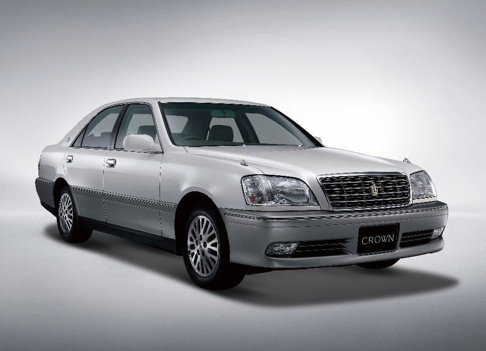 座驾"丰田世纪"的原型车;第三代"皇冠crown"首次打开高级私家车市场