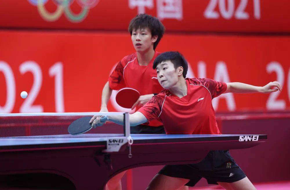 中国乒乓球队抵达 76eb521eae694431b7e5603fe6b02cca.jpeg