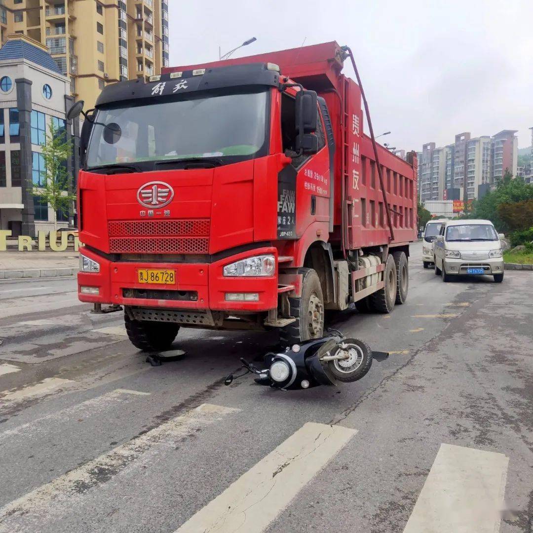 事发黔东南!货车盲区上演惊魂一刻