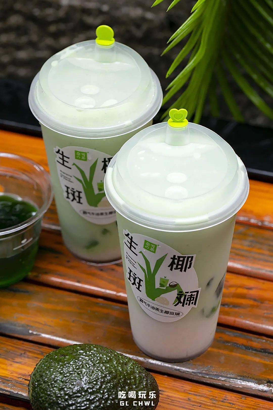 明天就出发来杯奈雪生椰斑斓67秒到东南亚