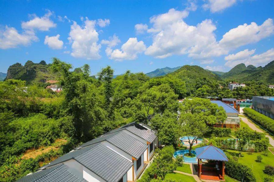 英西汤泉度假村,绿树葱葱,充满惬意.▲彭家祠,依山垒砌,错落有致.