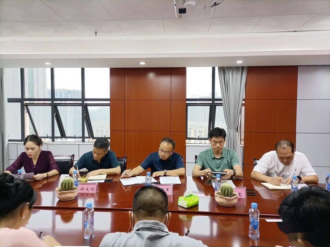 副县长 敖兵勇6月24日,副县长,公安局长敖兵勇先后来到江西新景东矿业