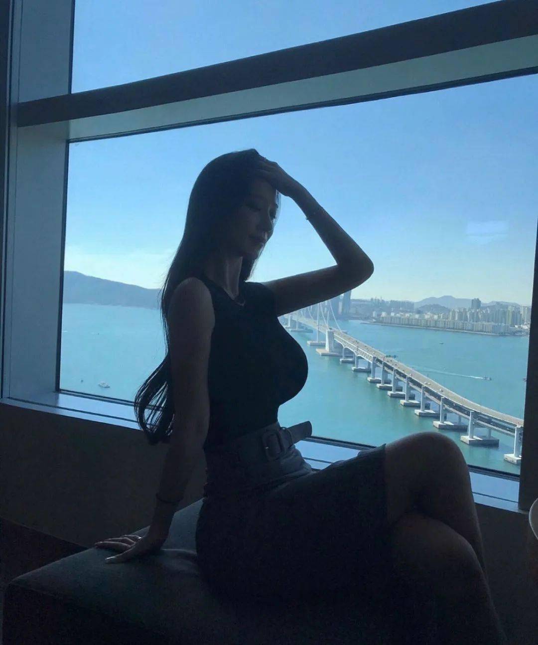 f杯美女试睡员一夜爆红这是不是男人最爱的多肉身材