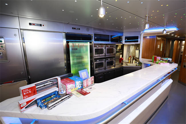 高清大图穿行我国最北最寒冷地区复兴号智能动车组来了