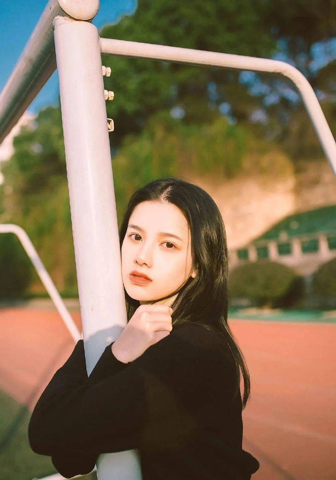 有这三个特征的女生,好看炸了!_长相