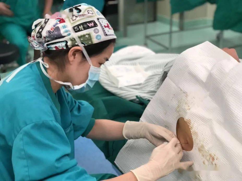 我为群众办实事无痛分娩陪伴准妈妈轻松迎接新生命