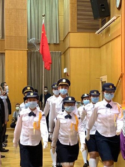 香港|龙乐豪院士为香港小学生连夜改PPT