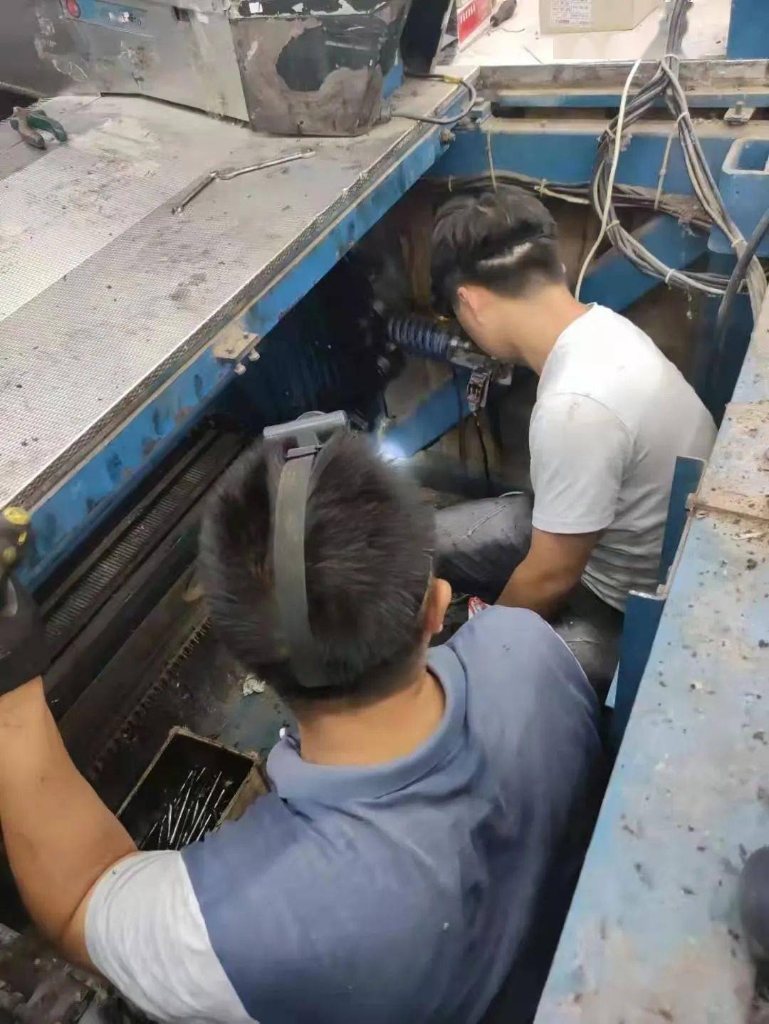 电梯人:隔磁板这样装过的举手!_地坑