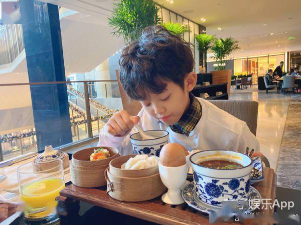 还记得《三生三世》阿离吗?他妈是于朦胧的摄影师?