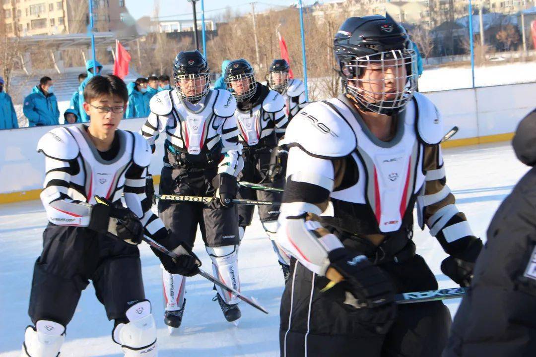 警校联手 共保安全呼兰一中由副校长直接领导安全工作,且与北京路