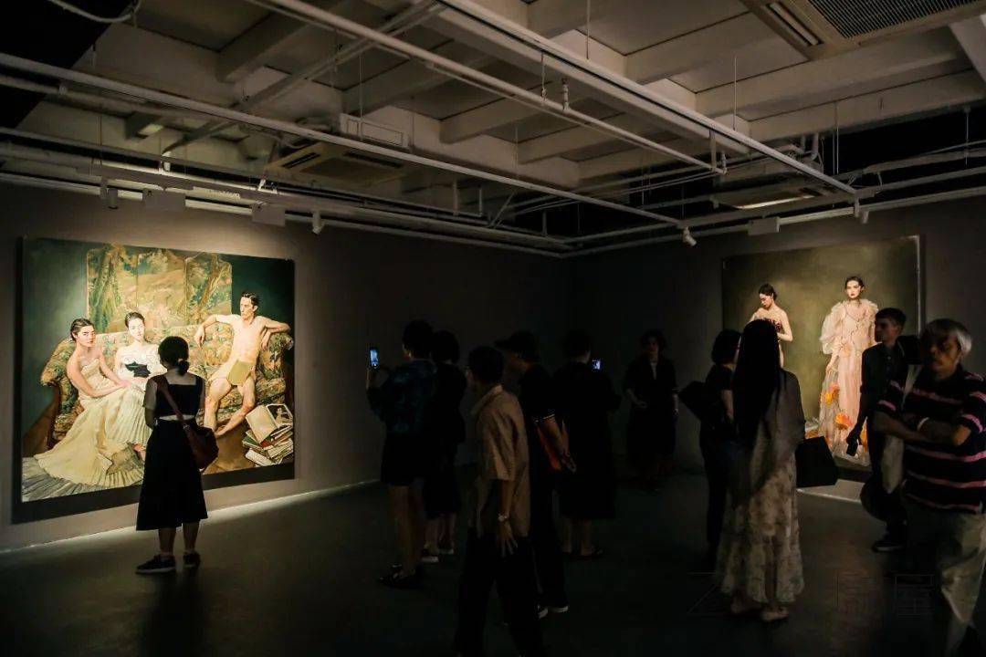 陈丹青个展"shallow"现场谈到人物画,陈丹青最喜欢的一张作品来自