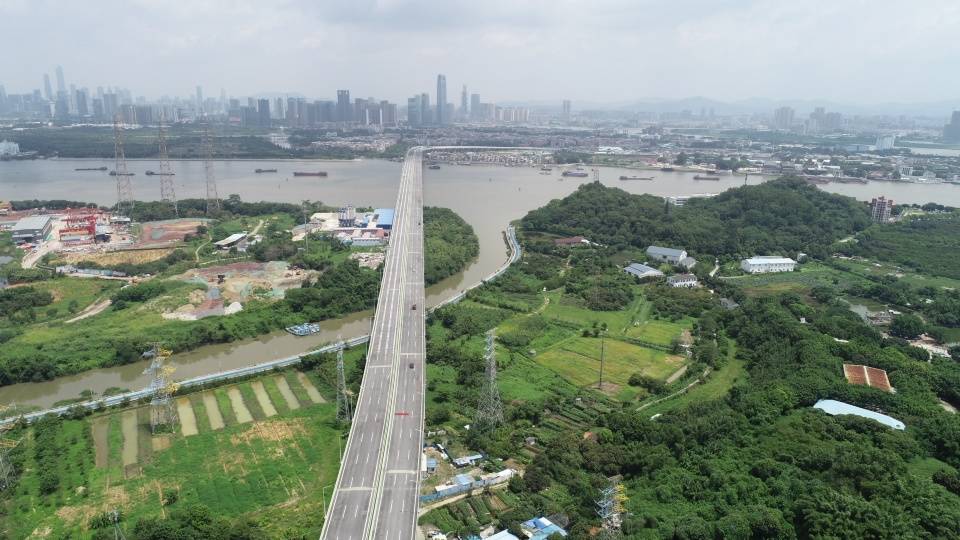 广州市区南下添新通道新化快速路明日通车
