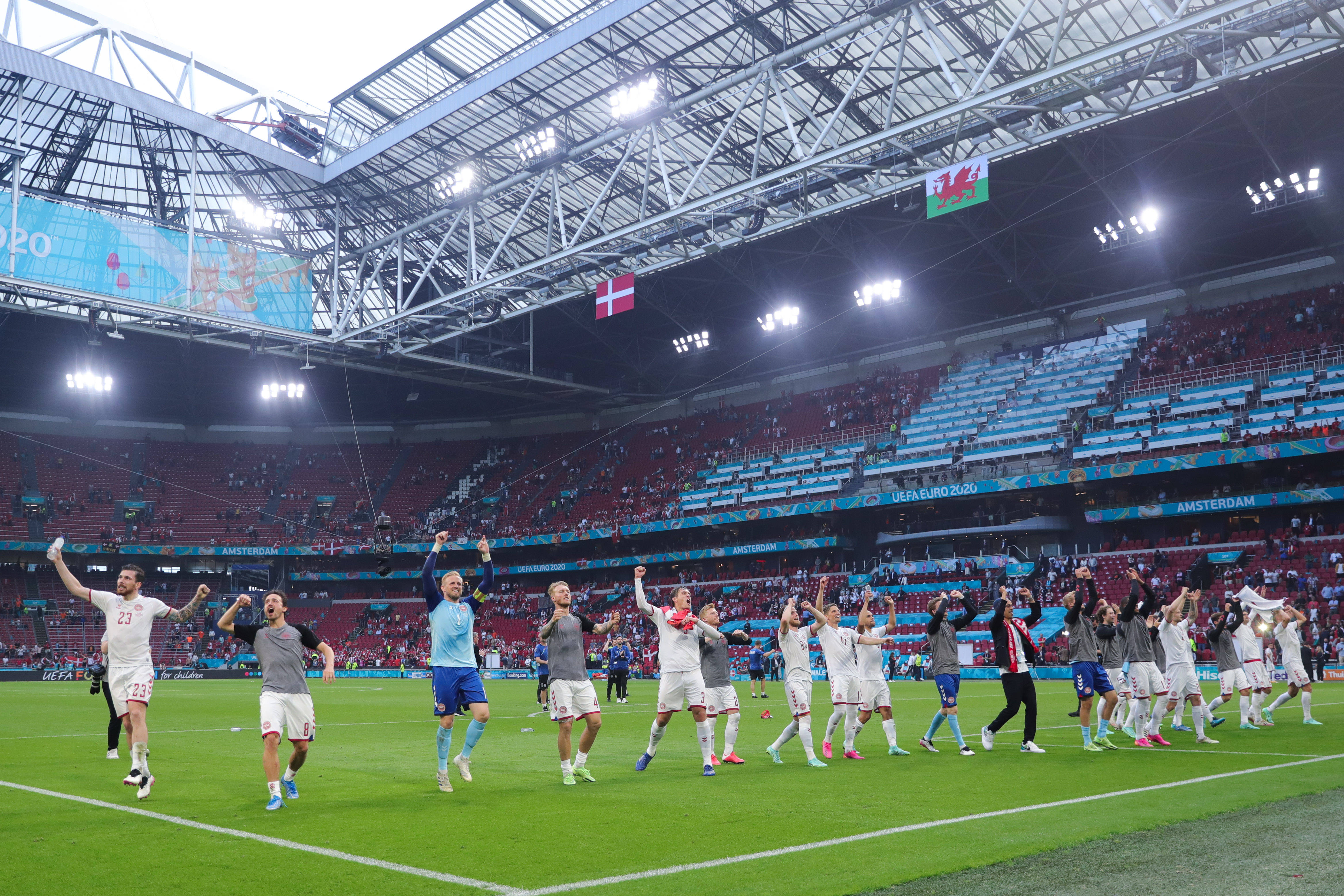 足球——欧锦赛:丹麦胜威尔士 晋级八强