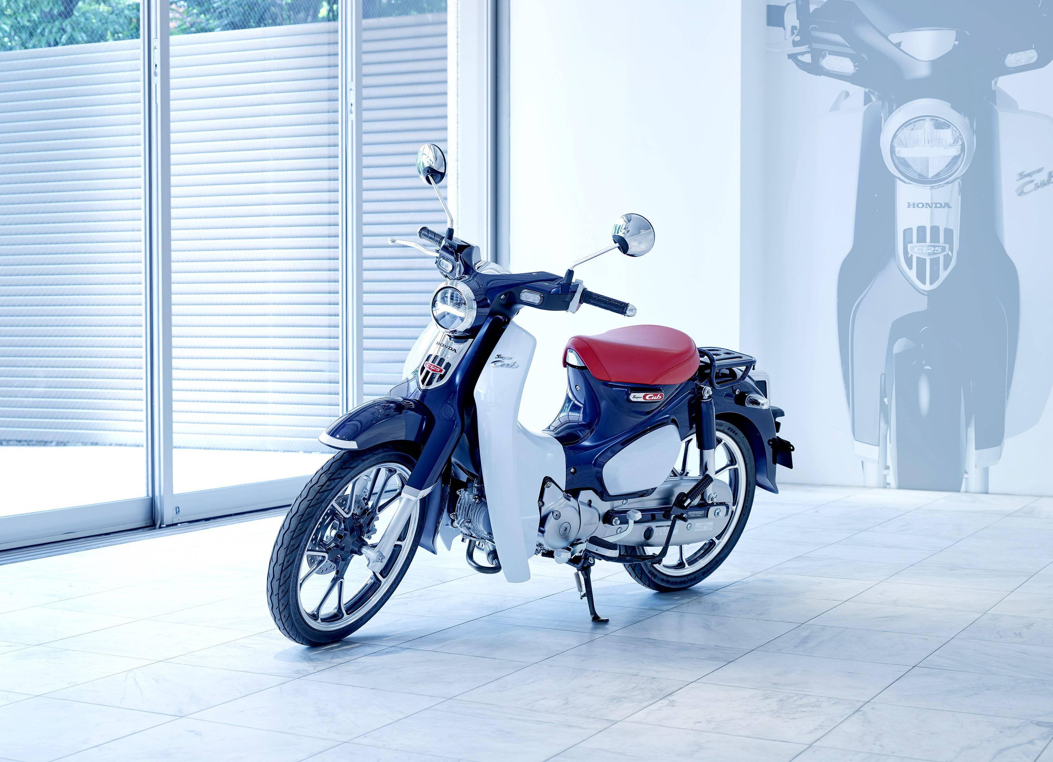 下面的图片,2017 年首次发布,2018 年上市的全新 super cub c125 "