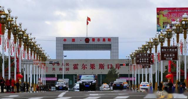 如果将天山打通隧道,会对两个特区有多大的作用?