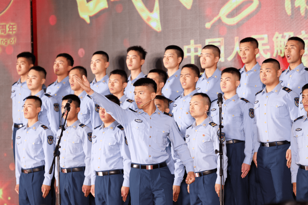 矢志强军为打赢——驻通某部队举办庆祝建党100周年主题歌会_合唱