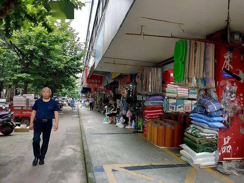 如今的南充西门市场是不是有点冷清?