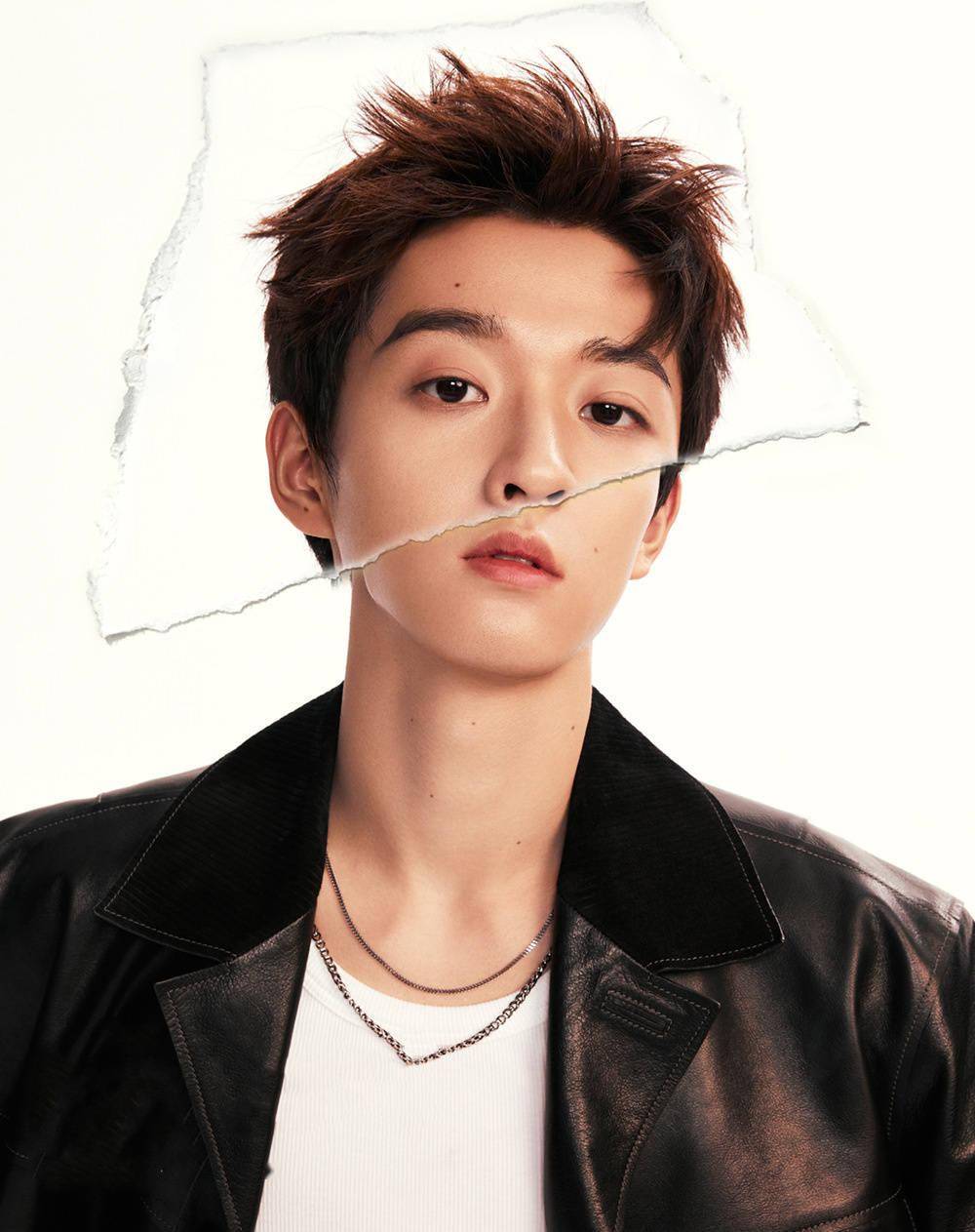 吴宇恒灵动演绎拼贴画报风摩登大片表现力十足