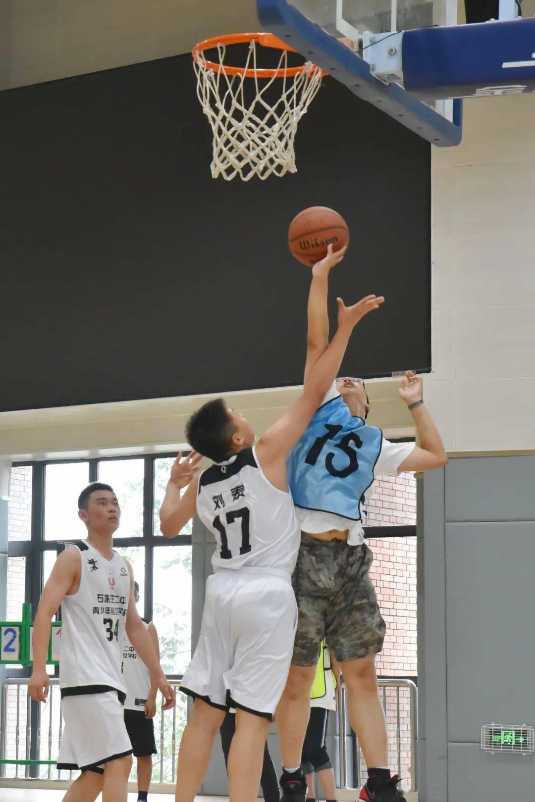 没有在体育馆里挥洒过汗水怎么称得上拥有青春来康康石家庄二中的体育