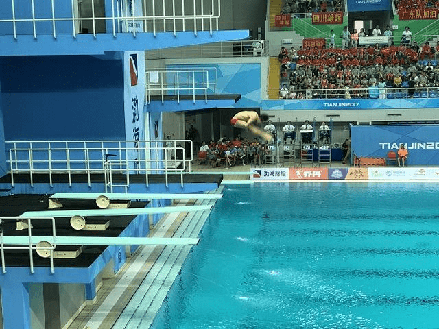 别看是普普通通的一块跳水板,中国也被美国卡了脖子——全世界目前