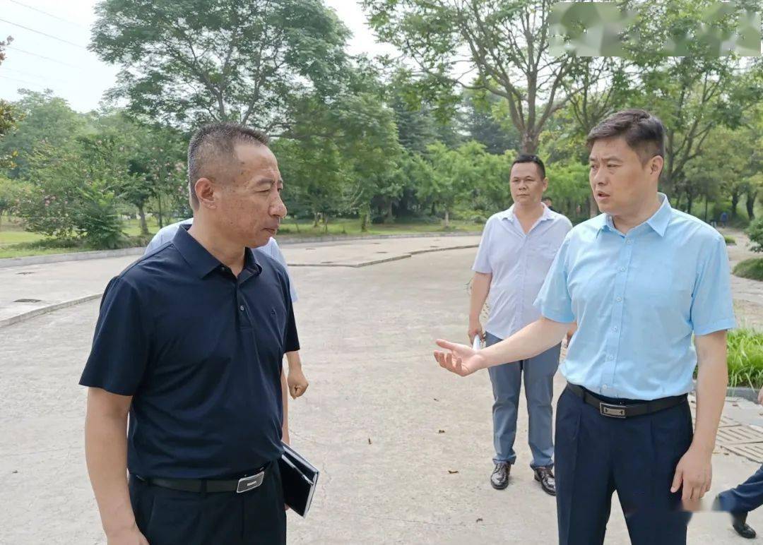 6月29日,区委常委,宣传部部长张延峰带队先后到瑞林路黄河小区,行政