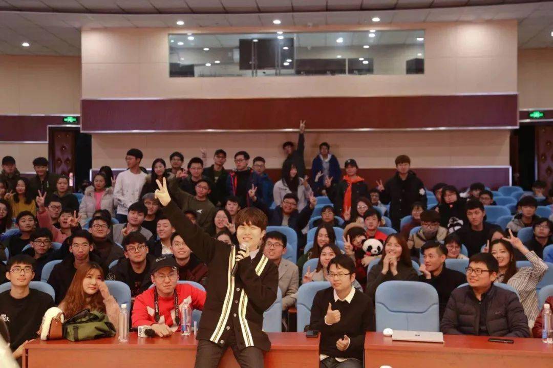遇见南传如院而至你好这里是南京传媒学院电竞学院