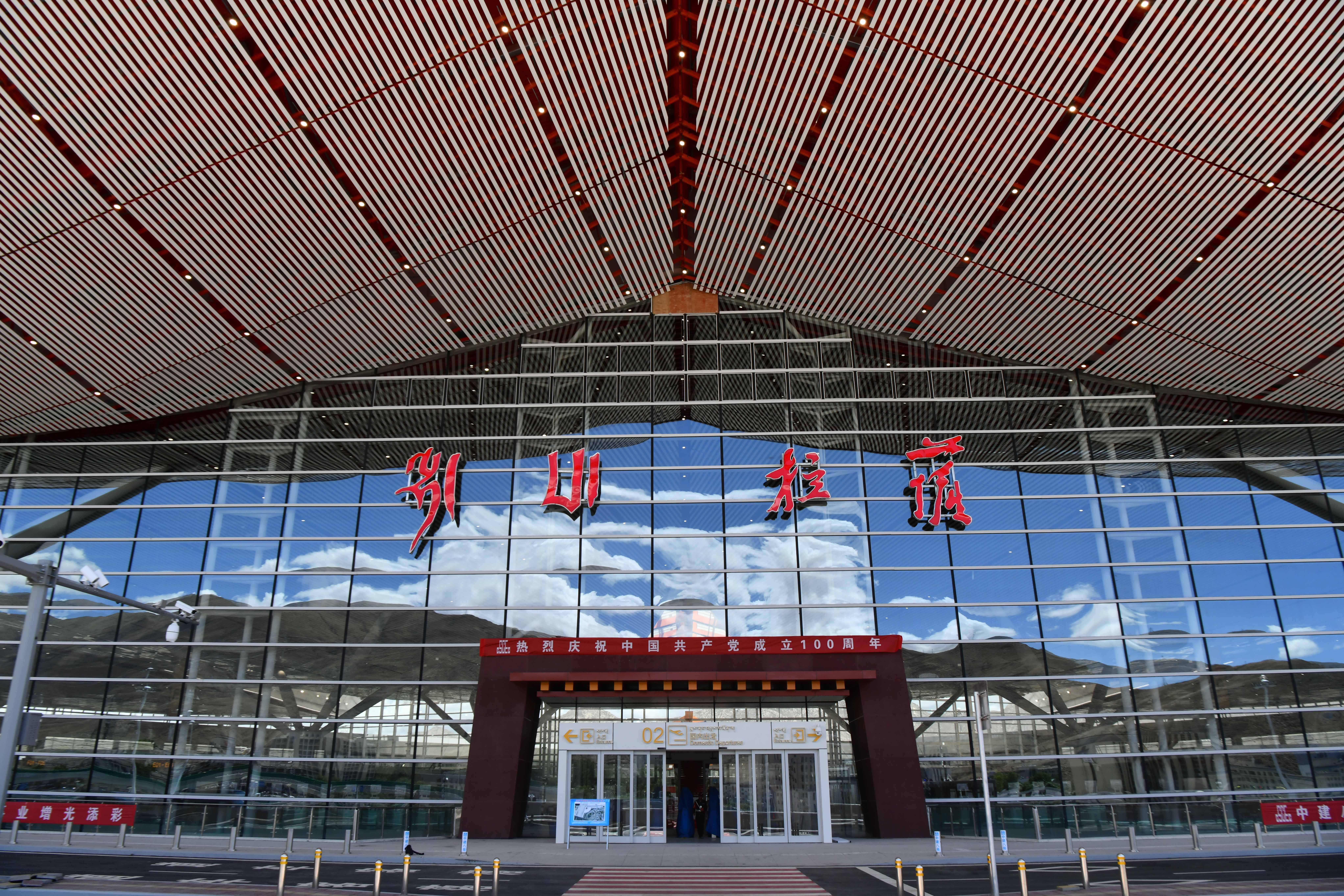 拉萨贡嘎机场登机口图图片