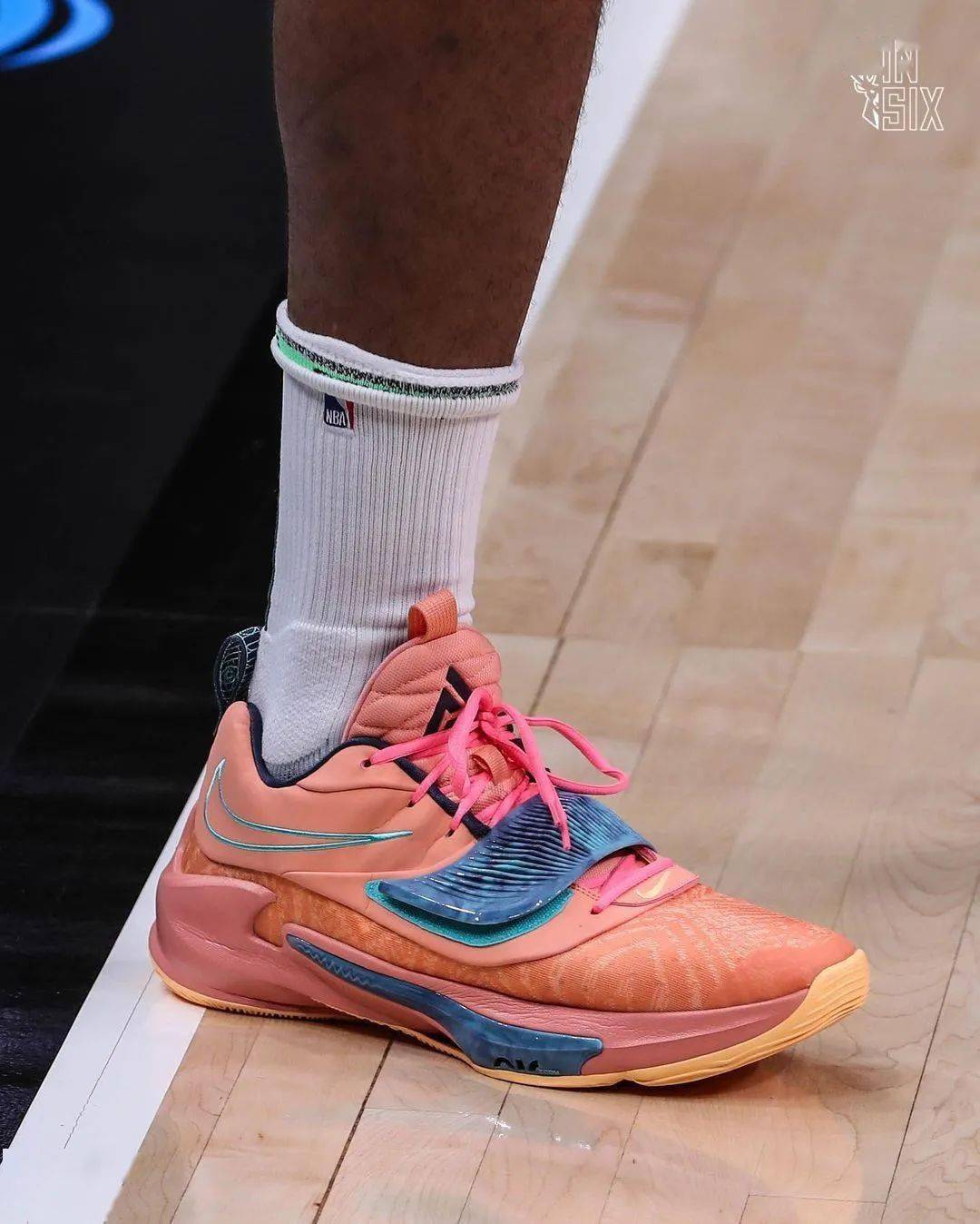 字母哥三代官宣发布设计在线配置挂机