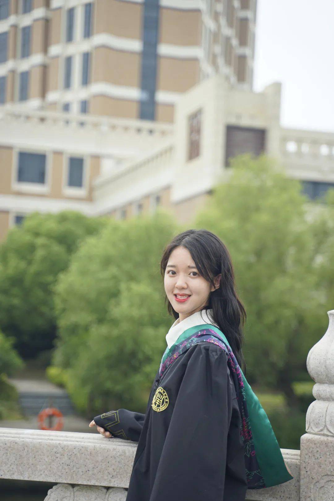 上应毕业季愿穿上学士服的你归来仍是少年