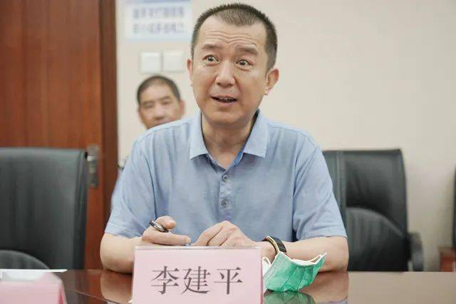 西安市人民医院·西安市第四医院副院长李建平带领保卫科,医务科负责