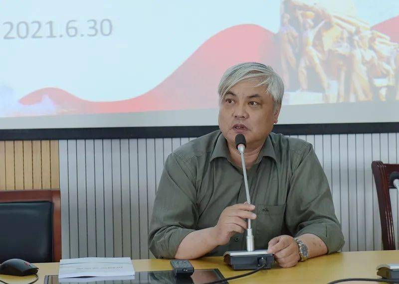 乘势而上启新程砥砺奋进开新局曙光中学召开期末总结大会