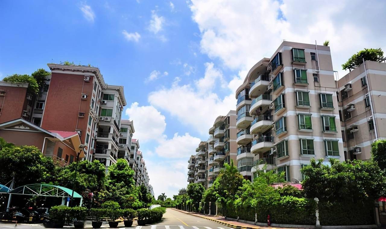 买房买东户好还是西户好呢 1cc5a94dd0cf4a61bf136cca5745678a.jpeg