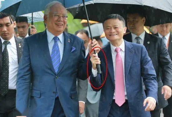 一把伞的思考_领导