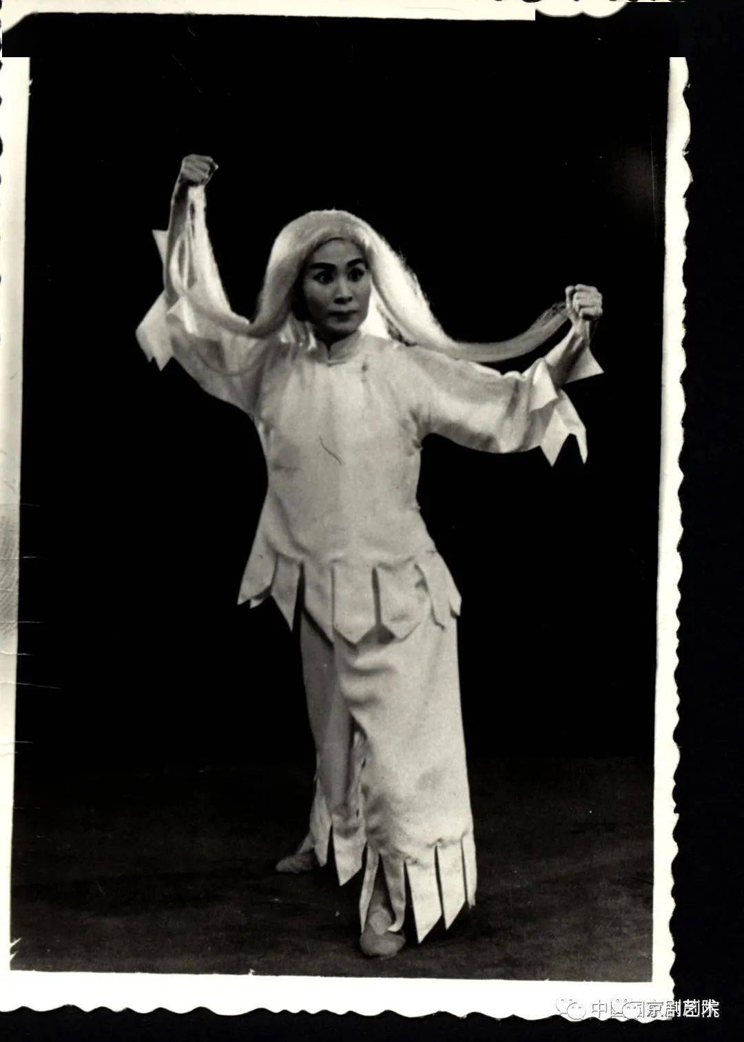 刘秀荣同志遗体送别仪式在八宝山举行