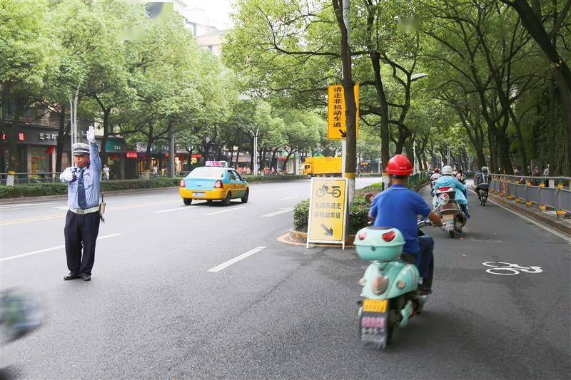 宜昌部分路段严禁电动车在机动车道内通行